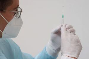 Inicia vacunación con Moderna en La Ceja